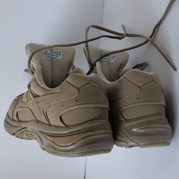 Vionic Women's Walker Classic Taupe size 8.5. - Picture 12 of 12